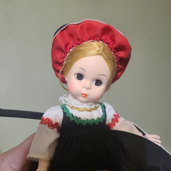Vtg Madame Alexander International Alexander-kins "Finland" 8" Doll #561 w/Box - Picture 3 of 9